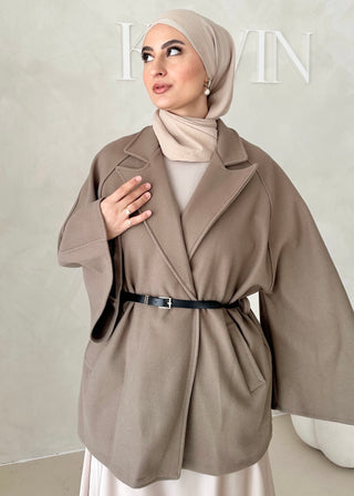 Liz Jacke mit Gürtel