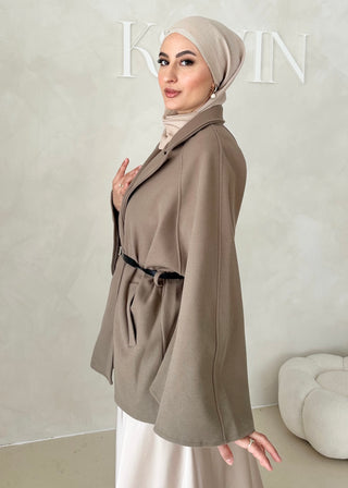 Liz Jacke mit Gürtel