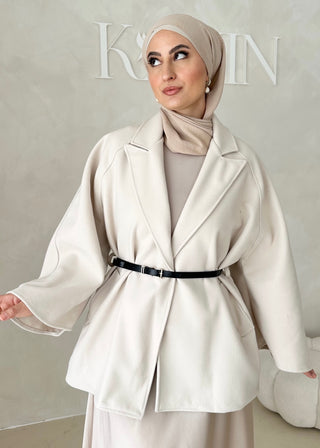 Liz Jacke mit Gürtel