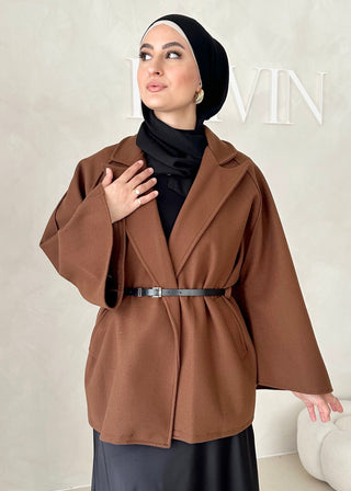 Liz Jacke mit Gürtel