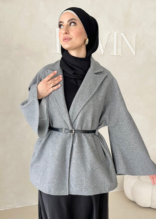 Liz Jacke mit Gürtel