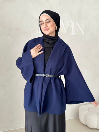 Liz Jacke mit Gürtel