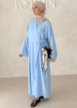 Liniertes Wickelkleid