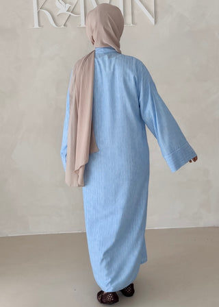 Liniertes Wickelkleid