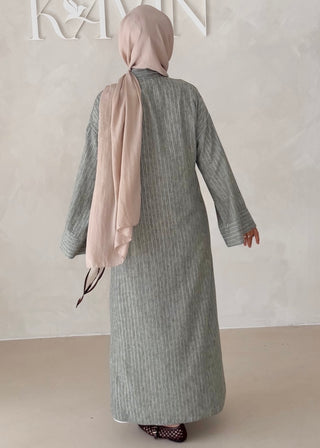 Liniertes Wickelkleid