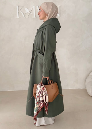 Jacke mit Reisverschluss und Kapuze