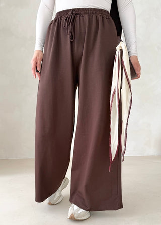 Essential Hose MIT Schnürchen