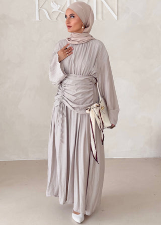Maxikleid mit Raffungen