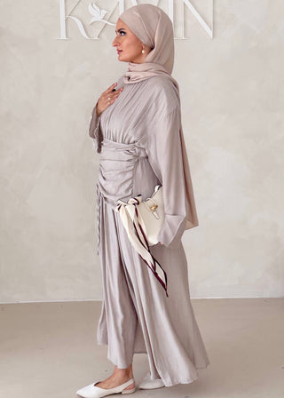 Maxikleid mit Raffungen