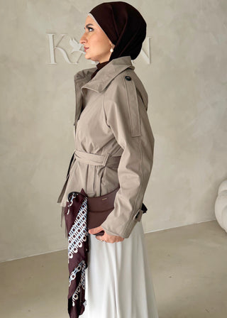 Short Trenchcoat mit Gürtel