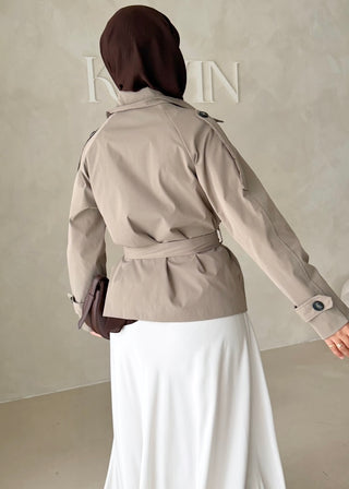 Short Trenchcoat mit Gürtel