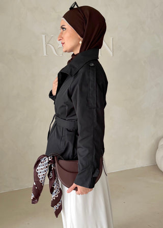 Short Trenchcoat mit Gürtel