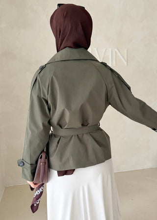 Short Trenchcoat mit Gürtel