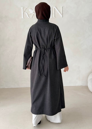 Japandi Kleid mit Schlitz