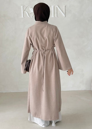 Japandi Kleid mit Schlitz