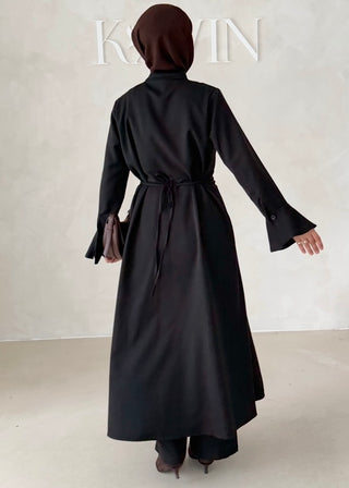 Zweiteiler mit Schliz und Hose