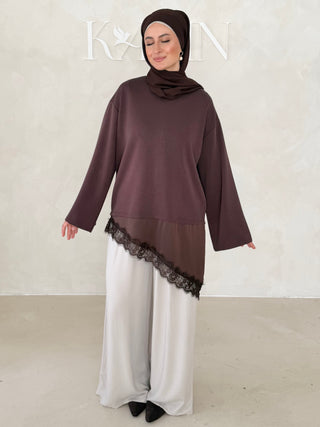 Asymmetrisches Oberteil mit Spitze