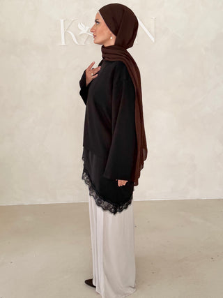 Asymmetrisches Oberteil mit Spitze