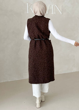 Ärmellose Weste mit Gürtel