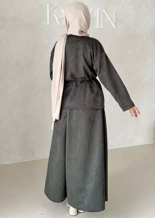 Zweiteiler in Wildlederoptik