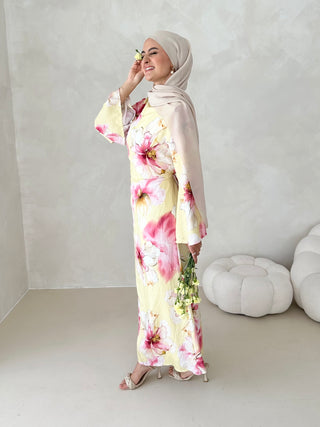 Alora Kleid