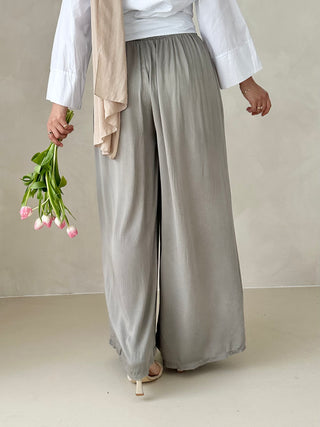 Lia Hose