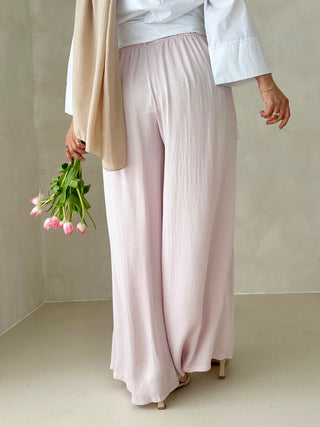 Lia Hose