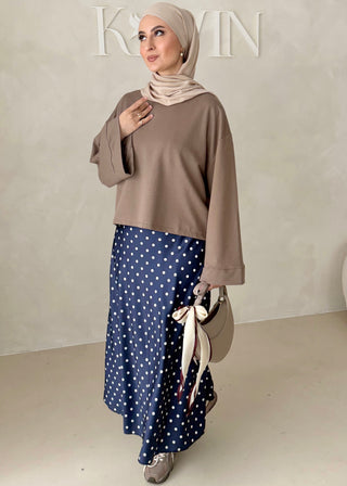 Langer Rock mit Punkten