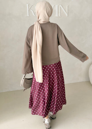 Langer Rock mit Punkten