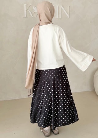 Langer Rock mit Punkten