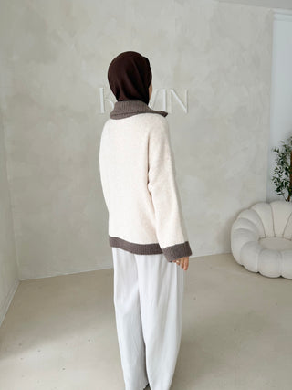Zweifarbige Strickjacke
